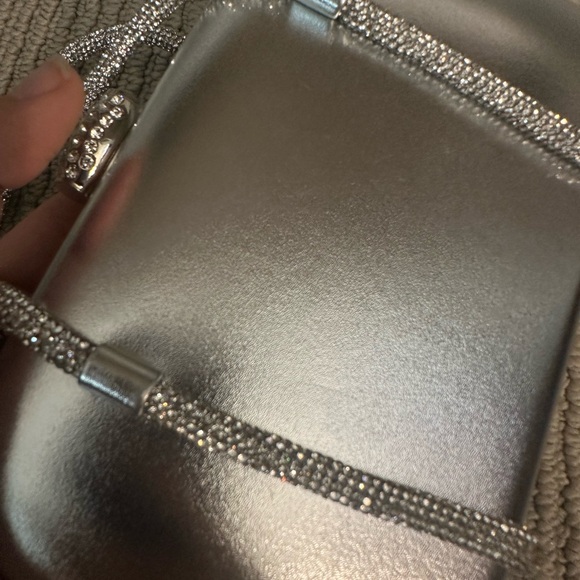 Nina Silver Crystal Evening Clutch – Hardcase – Elegant & Sparkly - Picture 10 of 13
